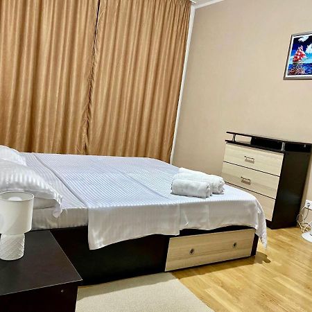 Sky Modern 1 Bedroom Apt W Free Parking Букурещ Екстериор снимка