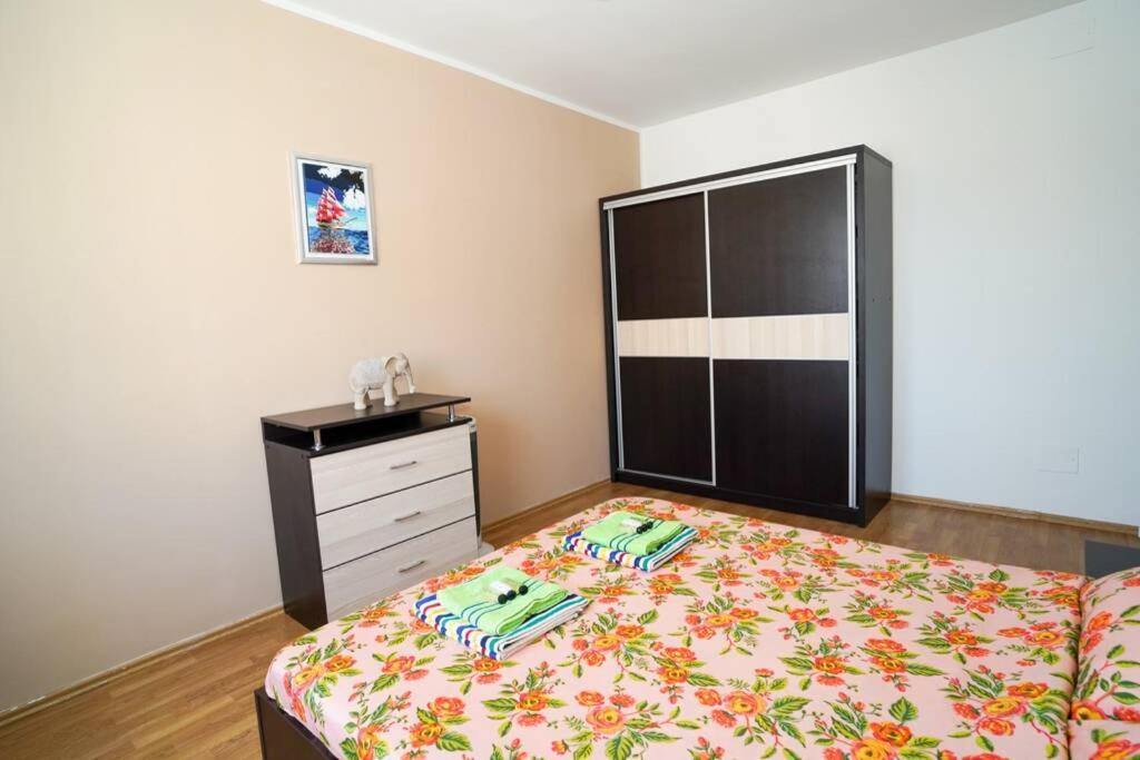 Sky Modern 1 Bedroom Apt W Free Parking Букурещ Екстериор снимка